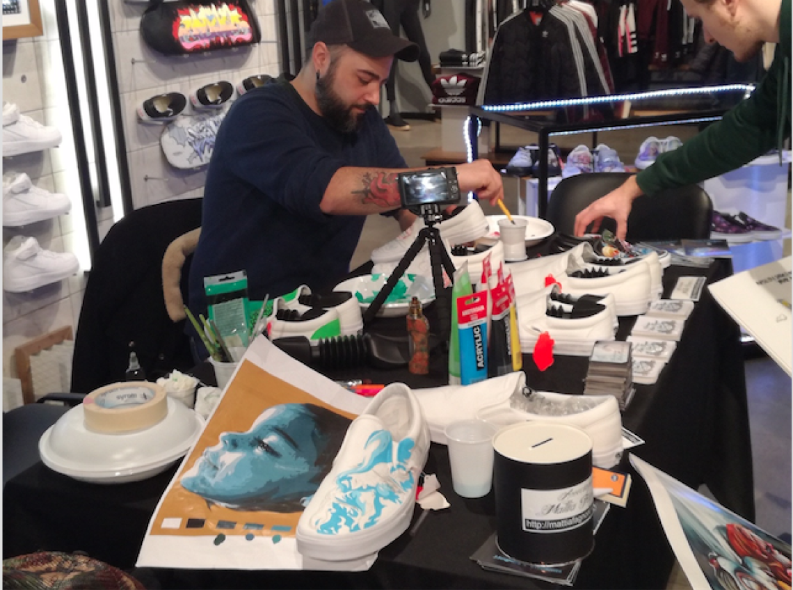 Scarpe preziose come dipinti per aiutare i bambini affetti da malattie rare