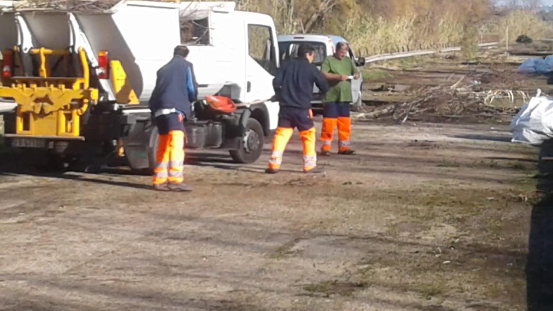 Sversamenti abusivi, ripulita un'area a Licola