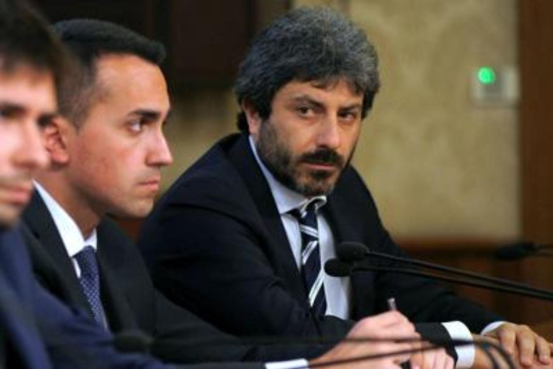 Fico vuole chiudere le testate, ma dà la solidarietà ai giornalisti che perdono il posto