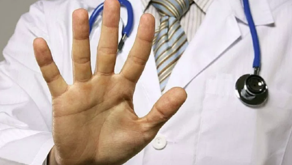 Medici e infermieri aggrediti, due casi a Natale