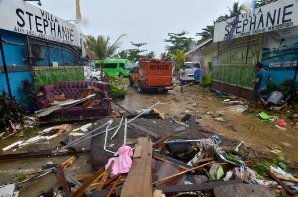 Indonesia, 373 le vittime dello tsunami e 1.500 feriti. I dispersi sono quasi 200