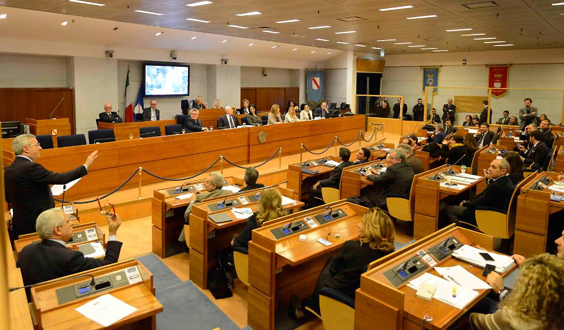 Consiglio tra debuttanti e veterani