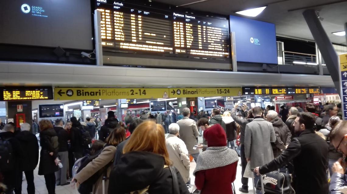 Rete ferroviaria in tilt, ritardi di oltre tre ore