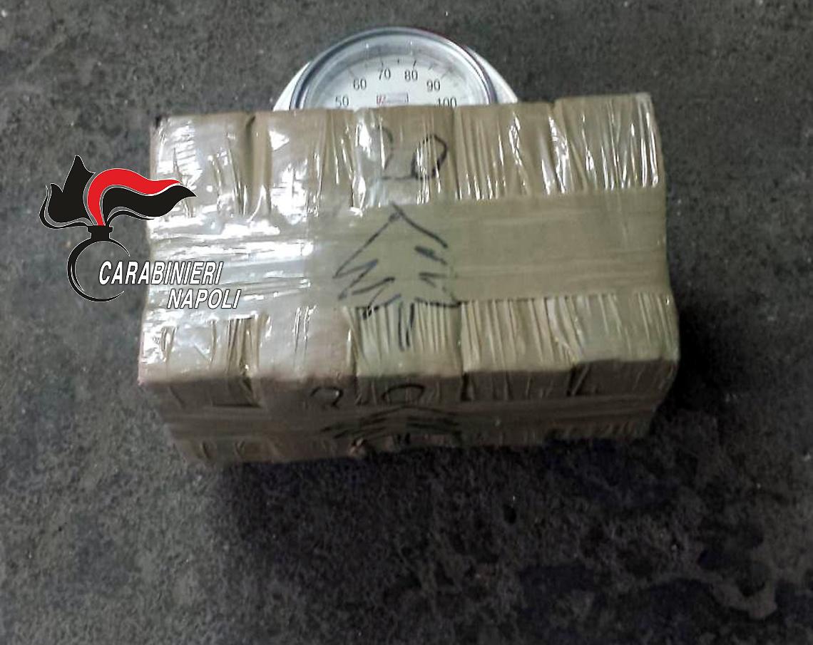 Terzigno, hashish “natalizia" abbandonata in strada