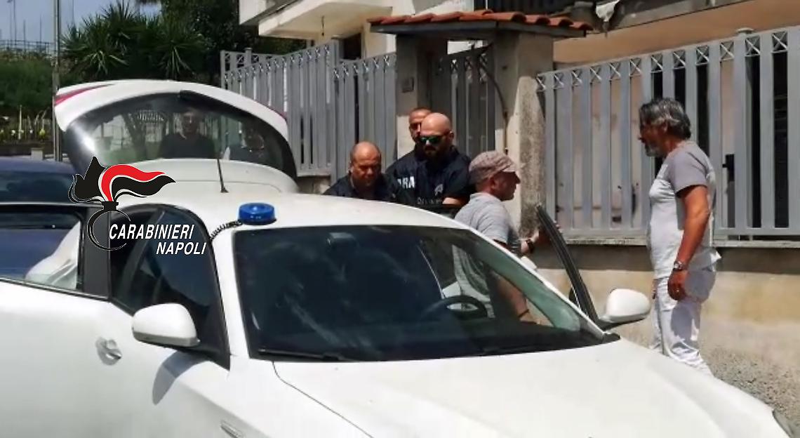Camaldoli, arrestata la vivandiera dell'ex latitante