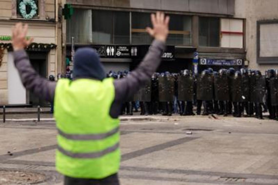 Di Maio e i gilet gialli, polemica in Ue