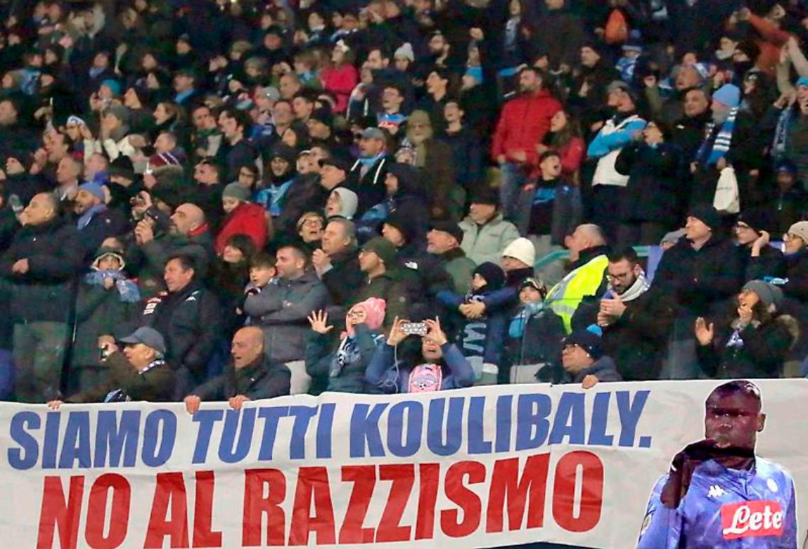Il Napoli sfida Salvini, stop in caso di cori razzisti. Il vicepremier: è la sconfitta del calcio