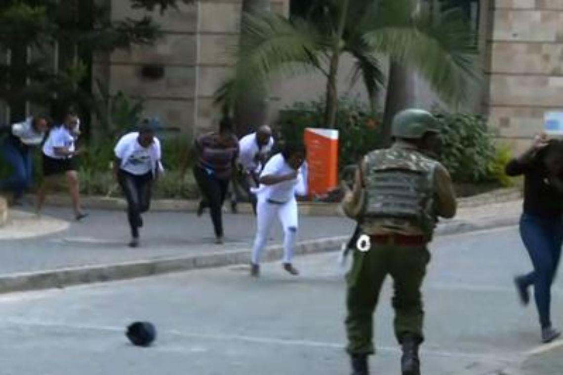 Assalto in hotel a Nairobi: 3 morti e diversi ostaggi