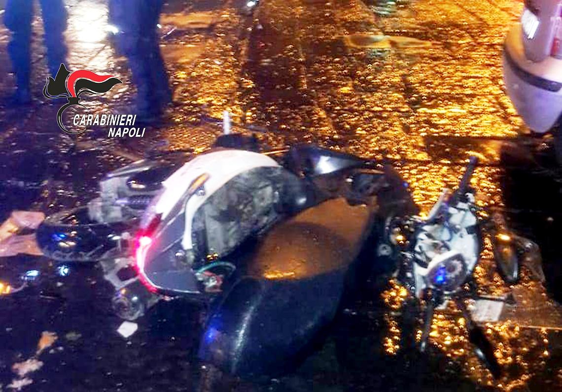 Non si ferma all’Alt e investe un centauro e un automobilista