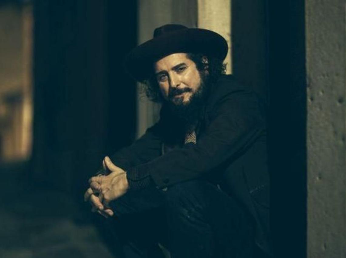 Vinicio Capossela: "uno spettacolo velato nella città del Cristo velato"