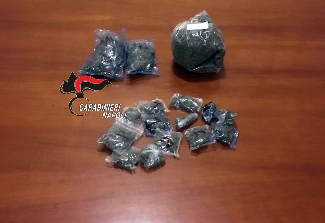 Al Beverello per rifornire di droga clienti dalle isole, arrestato un 17enne