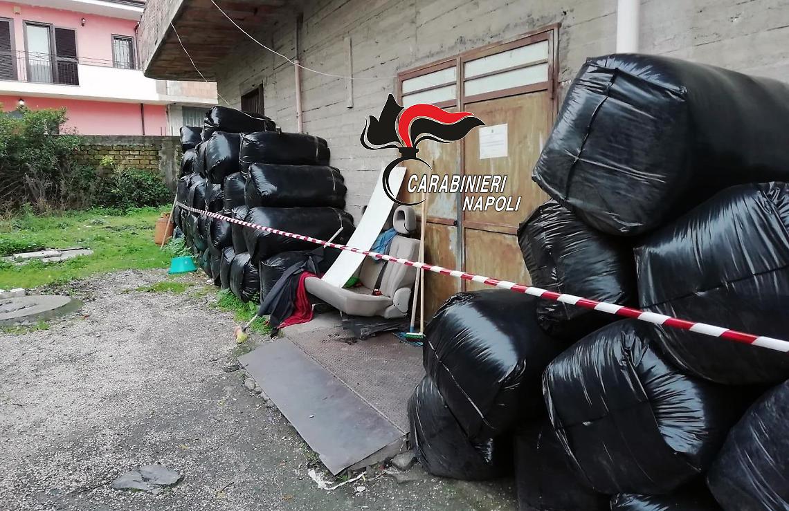 Scarti tessili abbandonati a Terzigno, imprenditore cinese nei guai