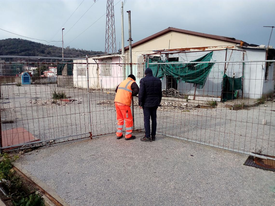  Pozzuoli, iniziano i lavori di smantellamento del campo container 