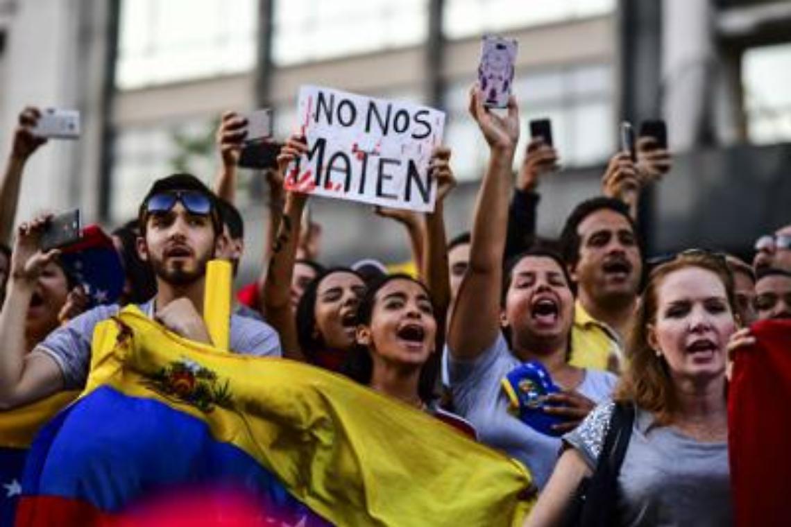 Maduro apre al dialogo
