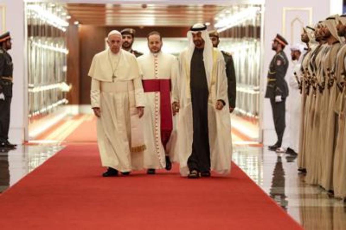 Francesco negli Emirati, la prima volta di un Papa