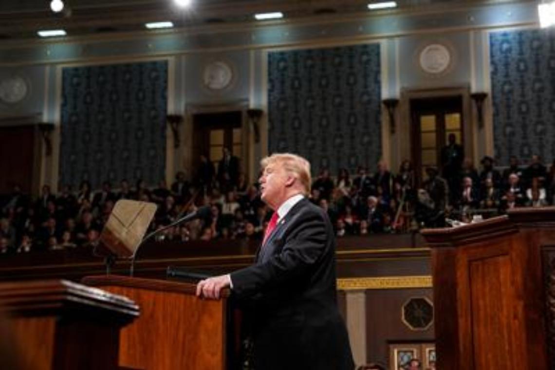 Trump tira dritto sul muro