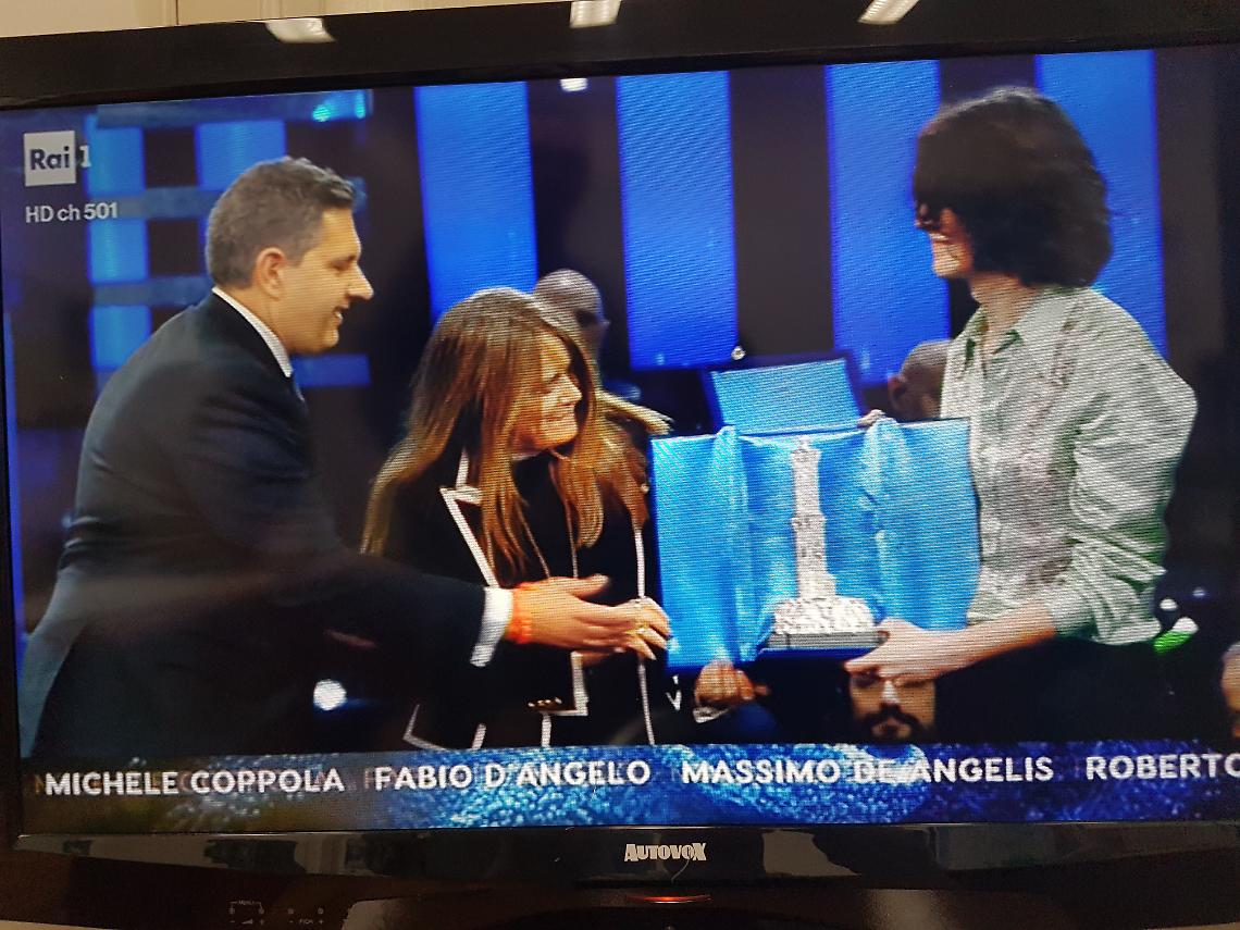Sanremo, il premio per i duetti va a Motta e Nada. Contestazione del pubblico in sala