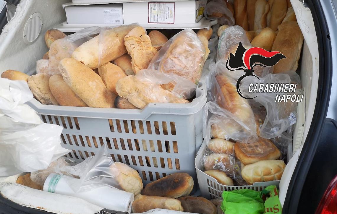 Pane in vendita nel bagagliaio dell'auto, finisce nei guai