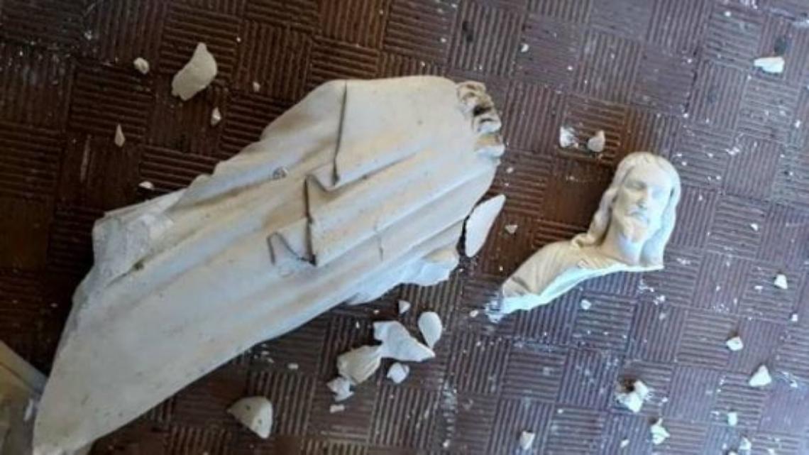 Grottaminarda, distrutta la statua di Gesù: è choc in Irpinia