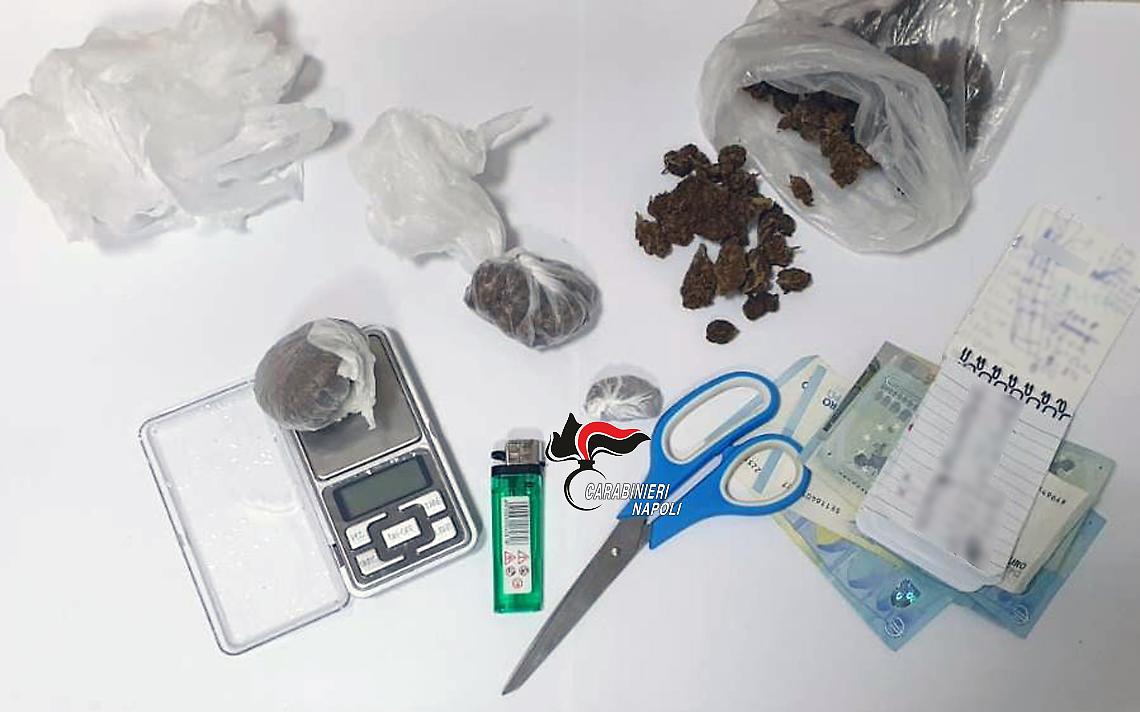 Pompei, arrestato con droga e appunti della contabilità