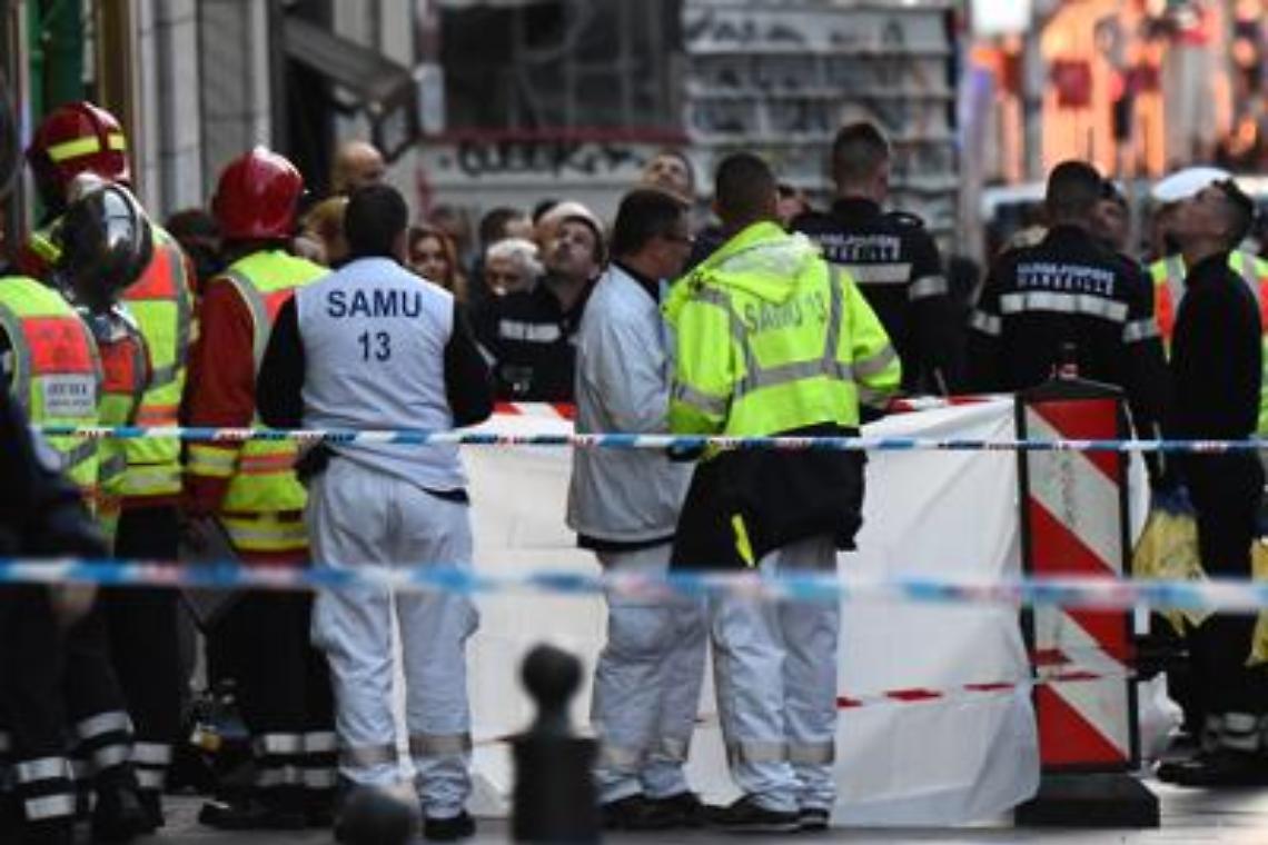 Accoltella passanti, paura a Marsiglia