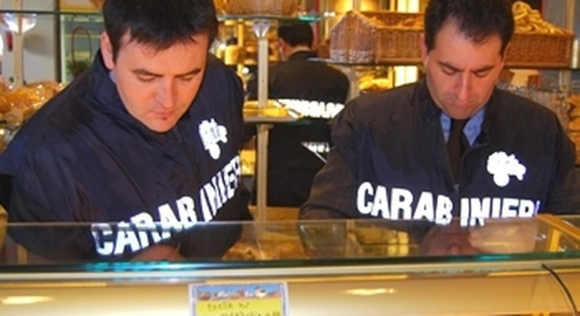 Pasticciere minaccia i Nas, arrestato: sequestrata una tonnellata di dolci