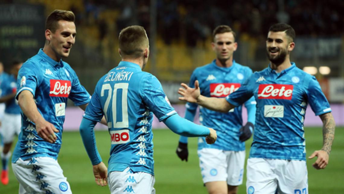 Furia polacca sul Parma, il Napoli vince con i gol di Zielinski e Milik