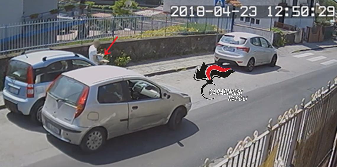 Torre del Greco, due ladri di autoradio in manette