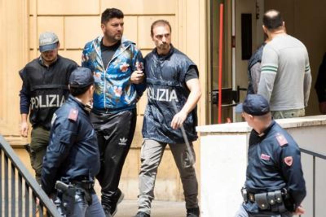 Raid al Roxy Bar, 7 anni ad Antonio Casamonica