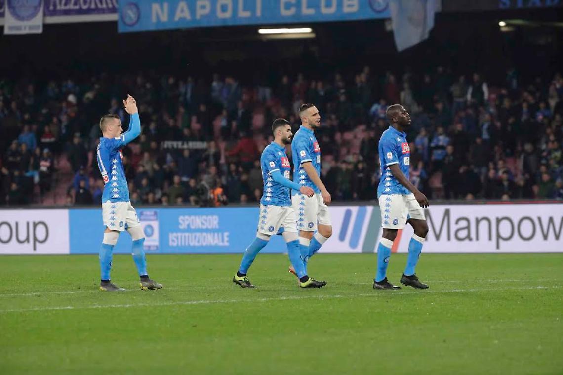Il Napoli si ferma sul palo, vince la Juventus e va a +16