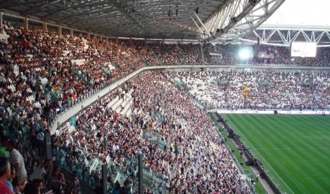 Cori contro il Napoli e Koulibaly, chiusa la curva della Juventus