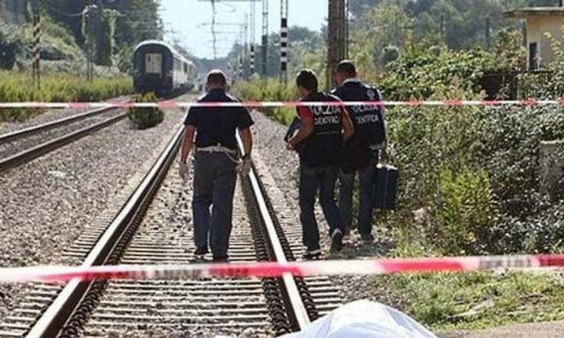 Investito nel Casertano, treni in tilt sulla tratta Roma-Napoli