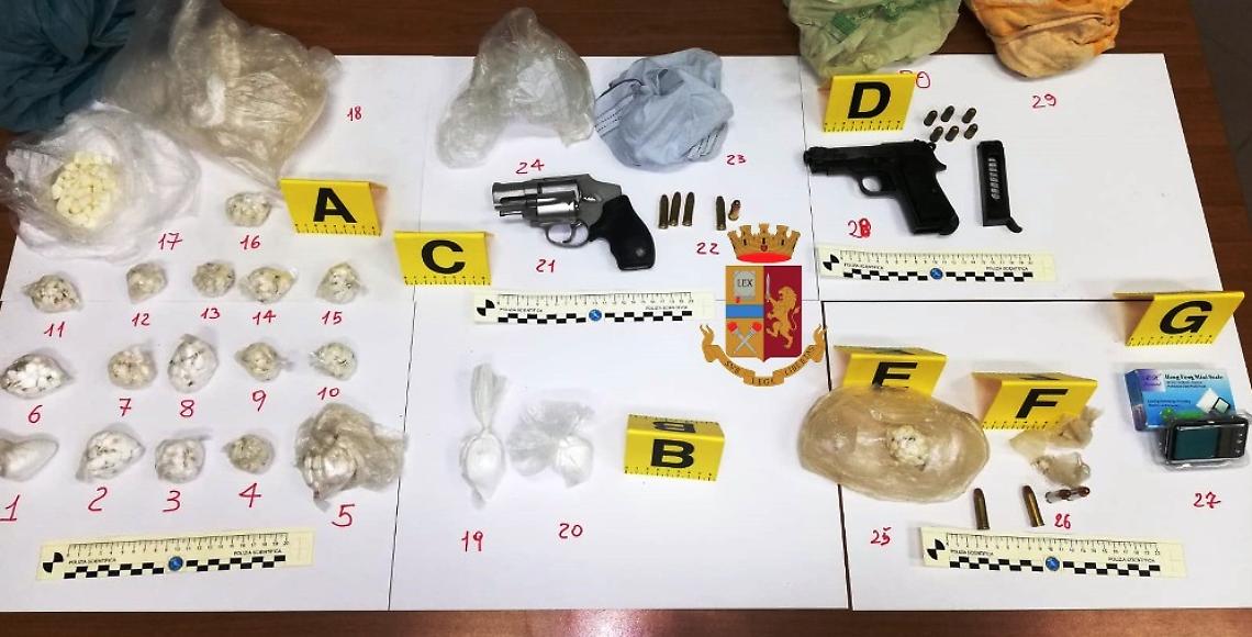 Castellammare, blitz al Savorito: sequestrate armi e droga