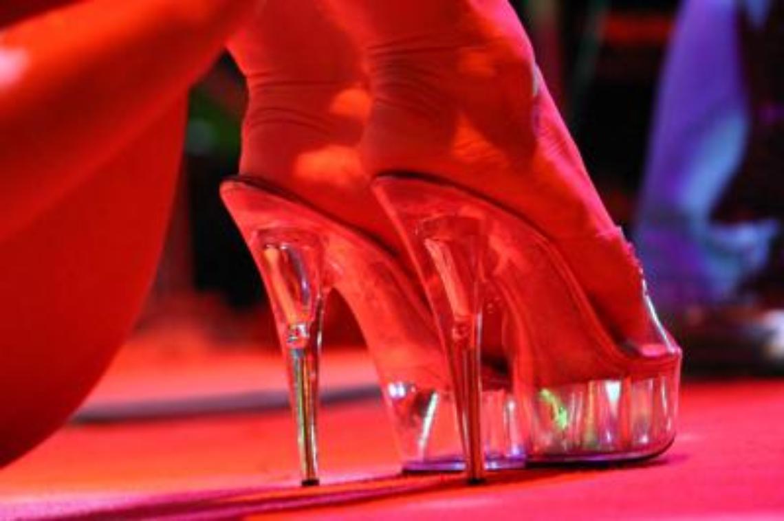 Ariano Irpino, scoperta casa a luci rosse per anziani