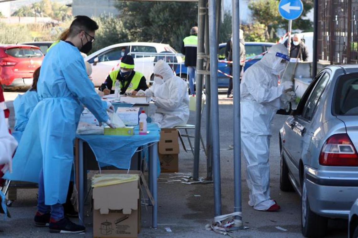 Covid in Italia, 18.896 contagi e 124 morti
