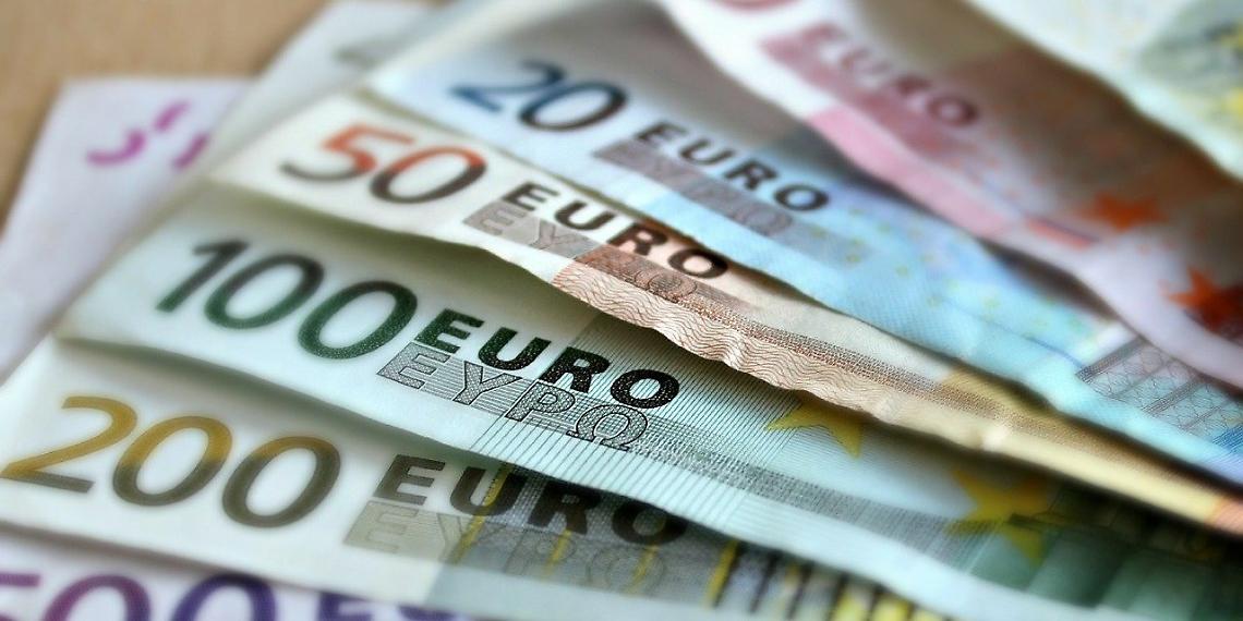 Nuovo bonus di 100 euro a settimana anche con Isee alto: come richiederlo