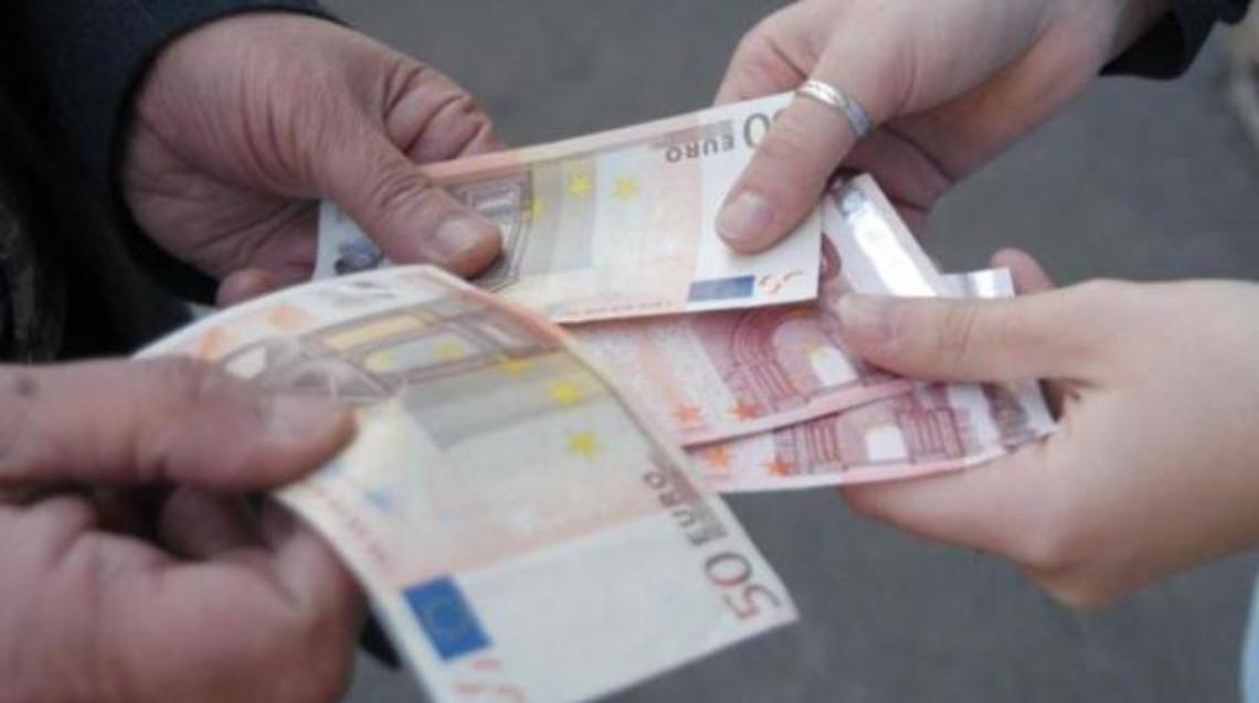 «C'è la festa patronale, dateci i soldi»: l'ombra del racket degli scissionisti