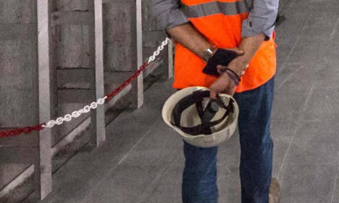 Operaio chiede stipendio, ex datore di lavoro gli rompe tibia e costole