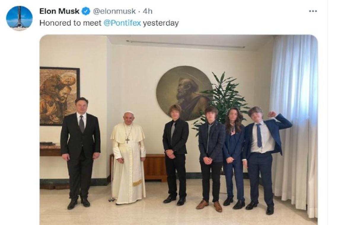 Elon Musk ieri in visita dal Papa: 