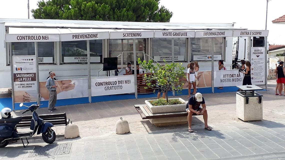 Screening dei nei, boom di visite sul tir della prevenzione a Palinuro