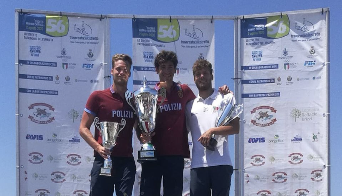 Nuoto, Andrea Manzi vince la 56ma Traversata dello Stretto