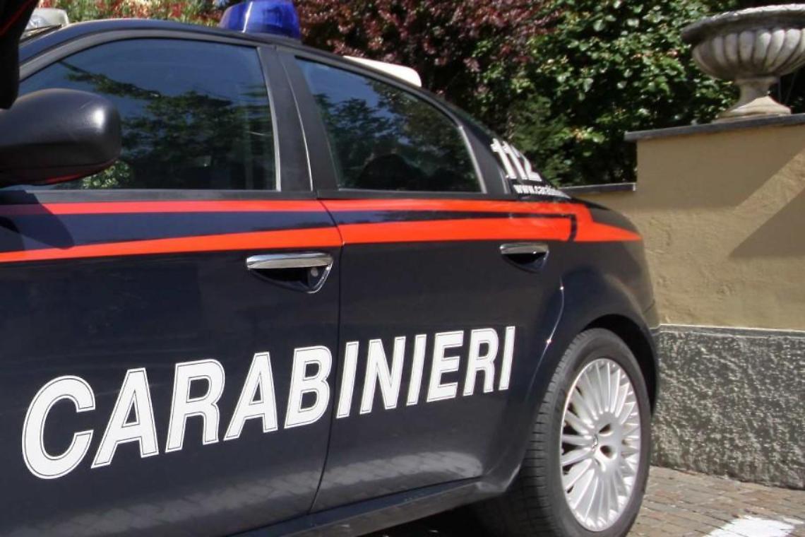 Rapina commerciante in via Chiaia: arrestato subito dopo