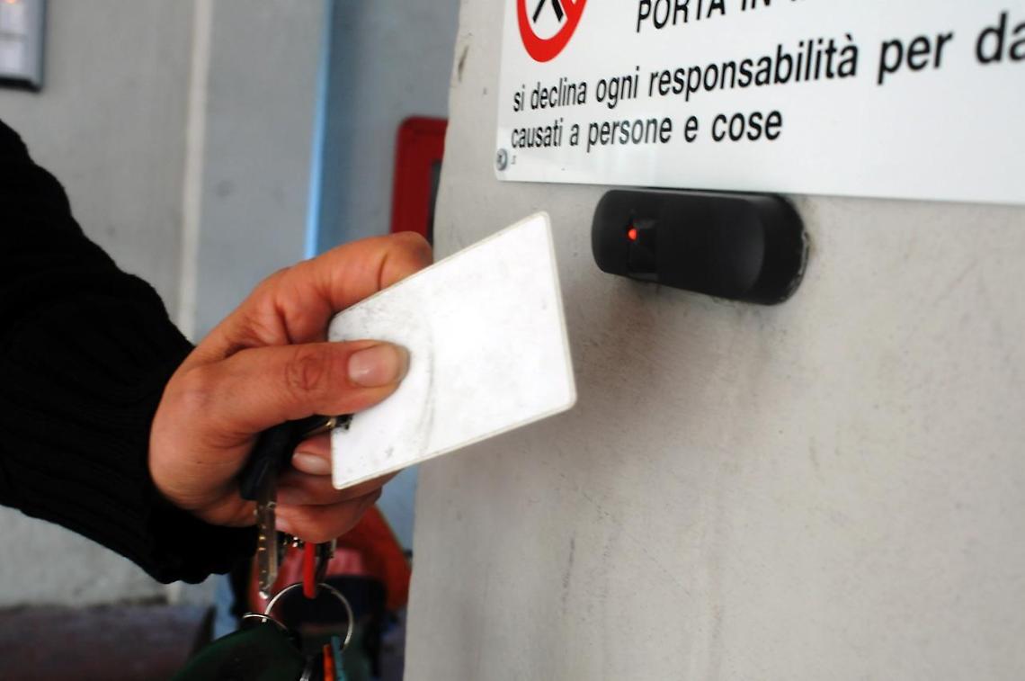 Furbetti del cartellino, 17 indagati al Comune di Qualiano