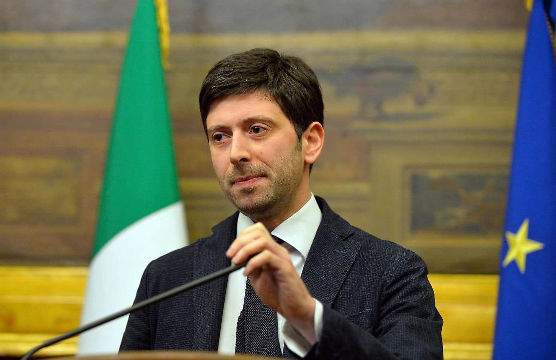 Speranza: «Prime dosi vaccino Covid entro 2020»