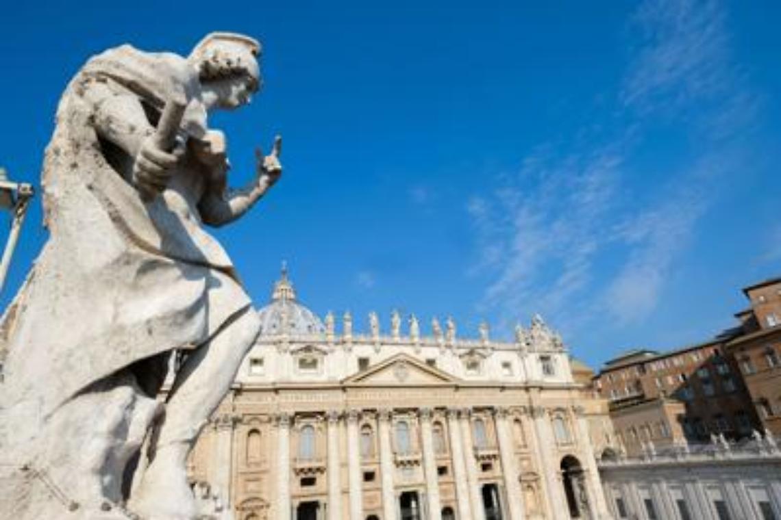 Indagine sulle finanze del Vaticano, cinque dirigenti sospesi