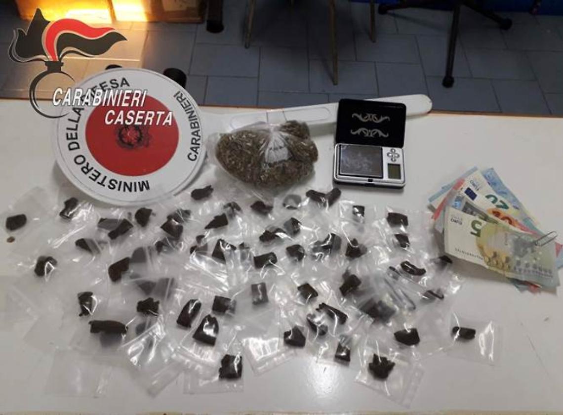 Hashish e marijuana in casa, arrestato 30enne