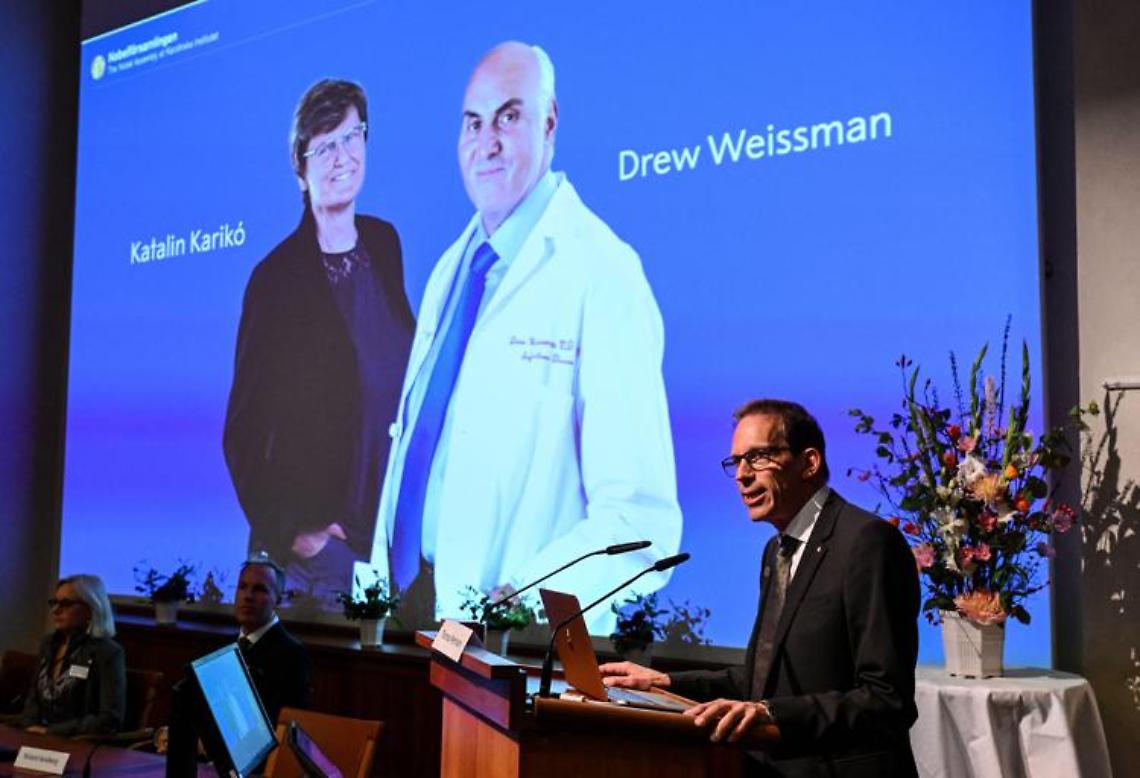 Nobel per la Medicina a Karikó e Weissman per il vaccino anti-Covid