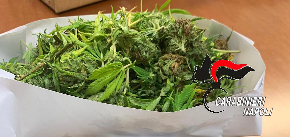 Bacoli, preso con la droga nella scatola dei biscotti