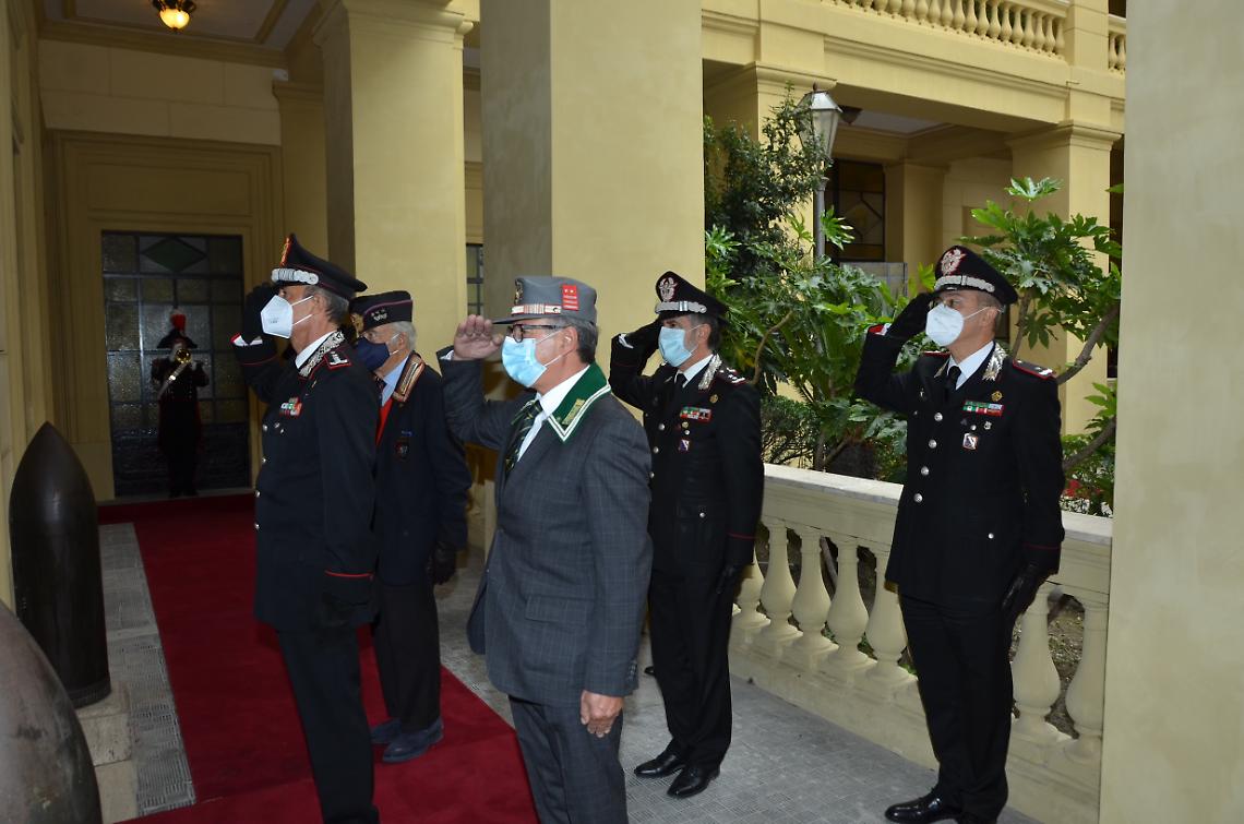 Carabinieri, a Napoli l'omaggio alla memoria dei defunti