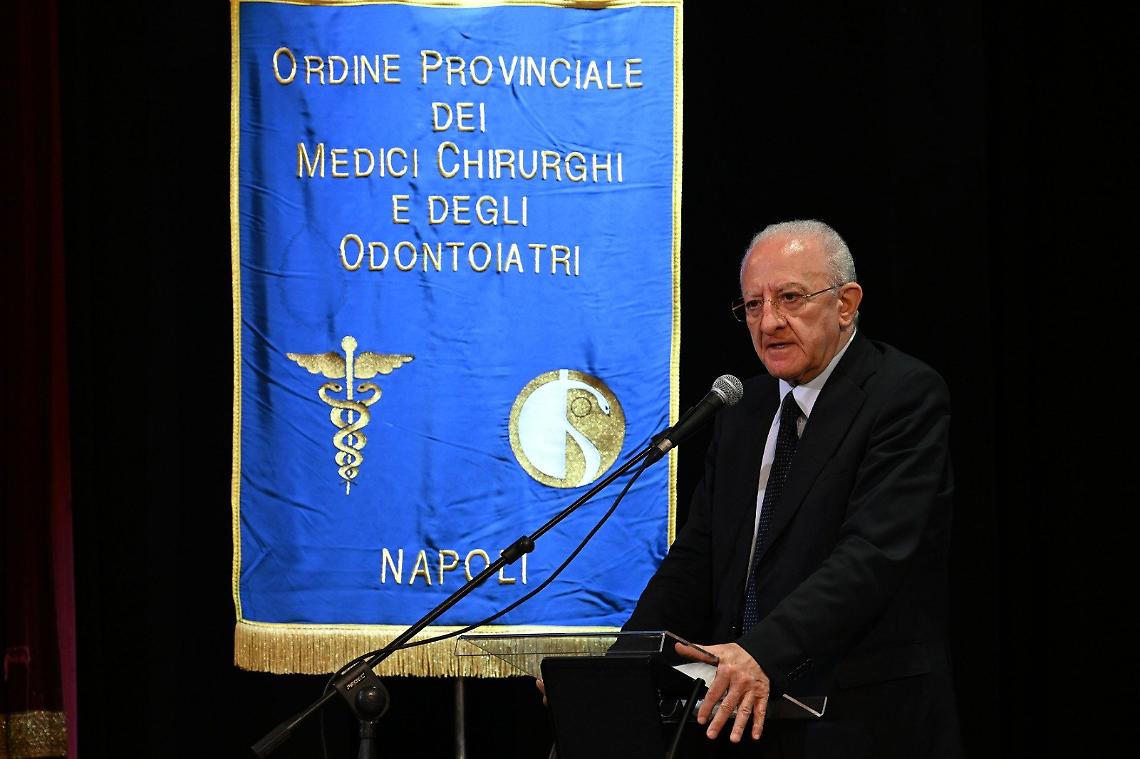 Rave, De Luca: sicurezza va garantita ma decreto esagerato